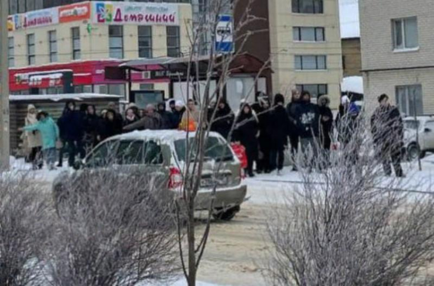Километровые заторы и переполненные остановки: как Ставрополь встретил утро 22 января