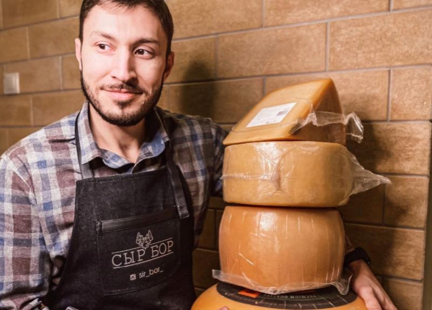 Ставропольский предприниматель устроил новогодний «сыр-бор» на Городском рынке