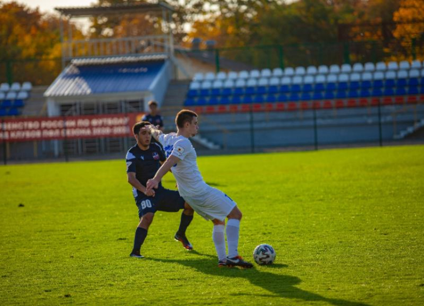 «На классе пока играть не можем»: футболисты «Ессентуков» потерпели обидное поражение в Нальчике