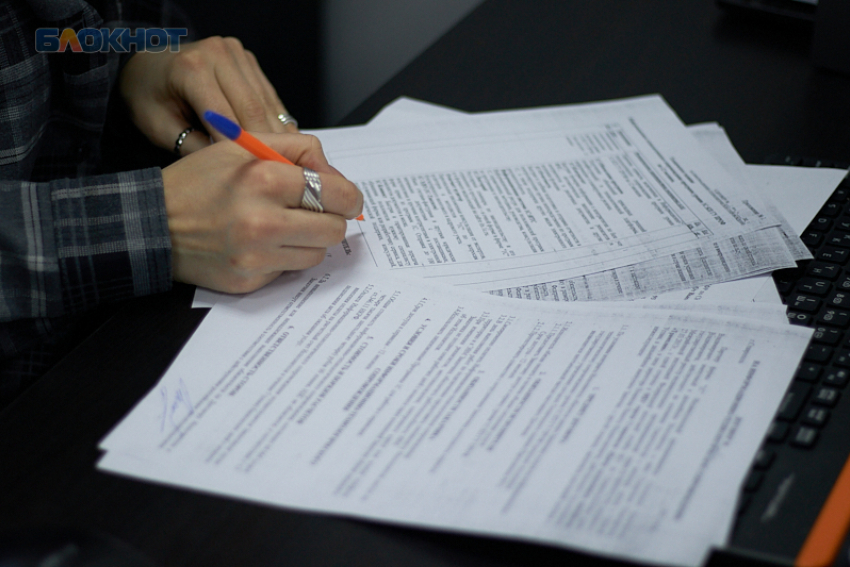 Директор детского сада выплатила более 445 тысяч рублей бухгалтеру и заму за фейковые должности