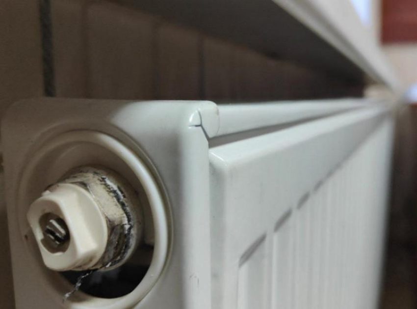 Авария на теплотрассе в Кисловодске оставила школы, детсады и десятки улиц без отопления и горячей воды