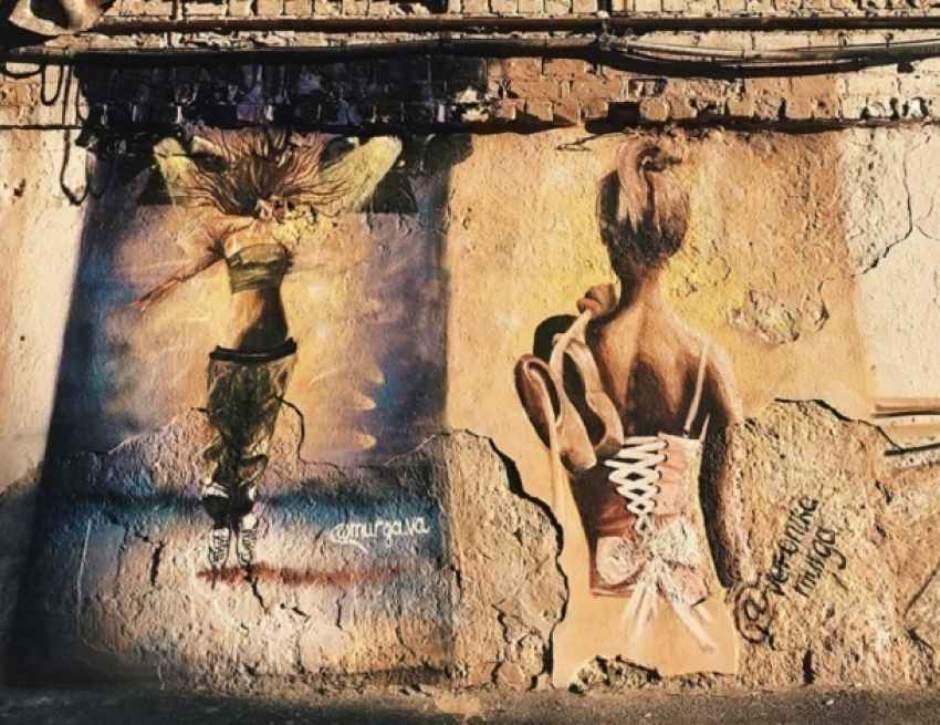 Шедевром окрестили горожане изображения балерины на стенах стадиона «Динамо» в Ставрополе