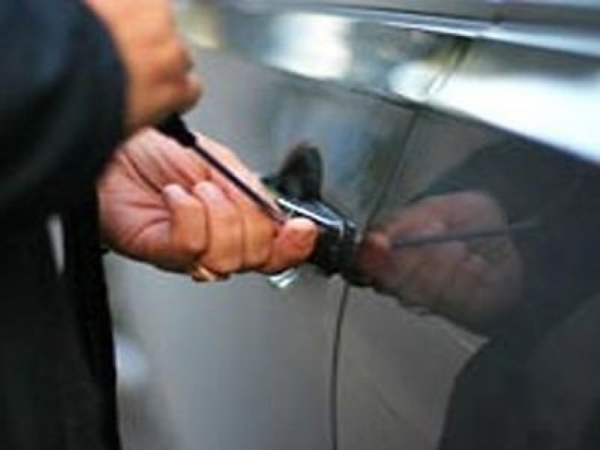 В Ставрополе 19-летний угонщик-неудачник схвачен после попытки кражи авто 