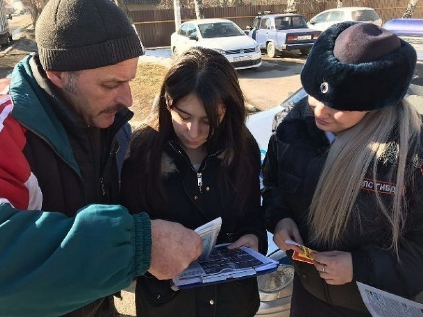 Экспресс-экзамен на знание ПДД за наклейку на авто предложили сдать водителям КМВ 