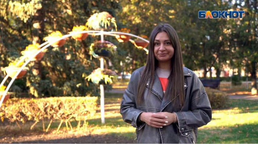 Алена из «Блокнота Ставрополь» дарит деньги в честь 9-летия редакции  