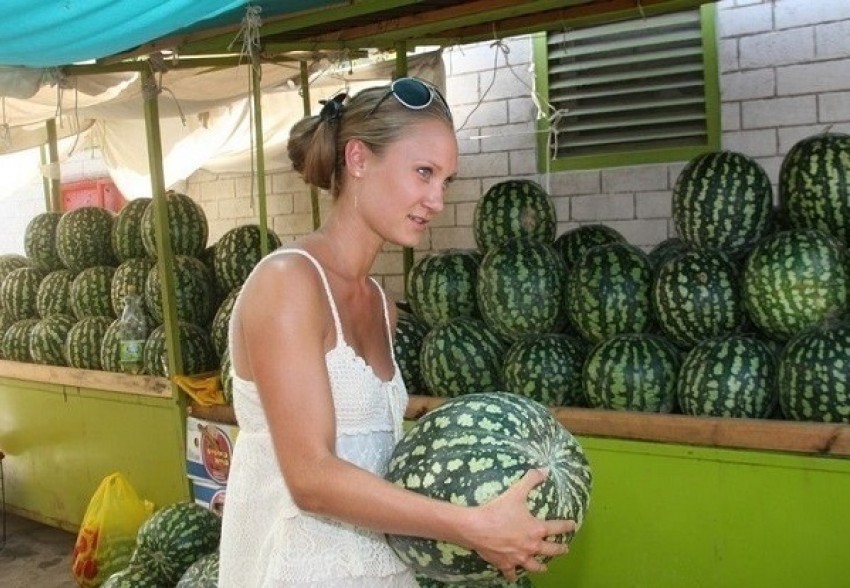 Мыть арбузы мылом посоветовали ставропольцам в Роспотребнадзоре