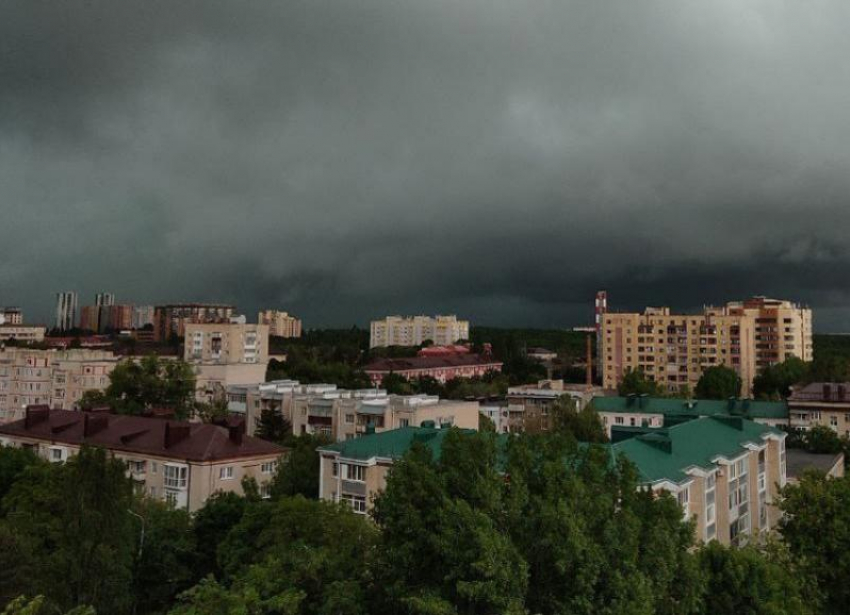 Штормовое предупреждение продлили на Ставрополье до 16 июня