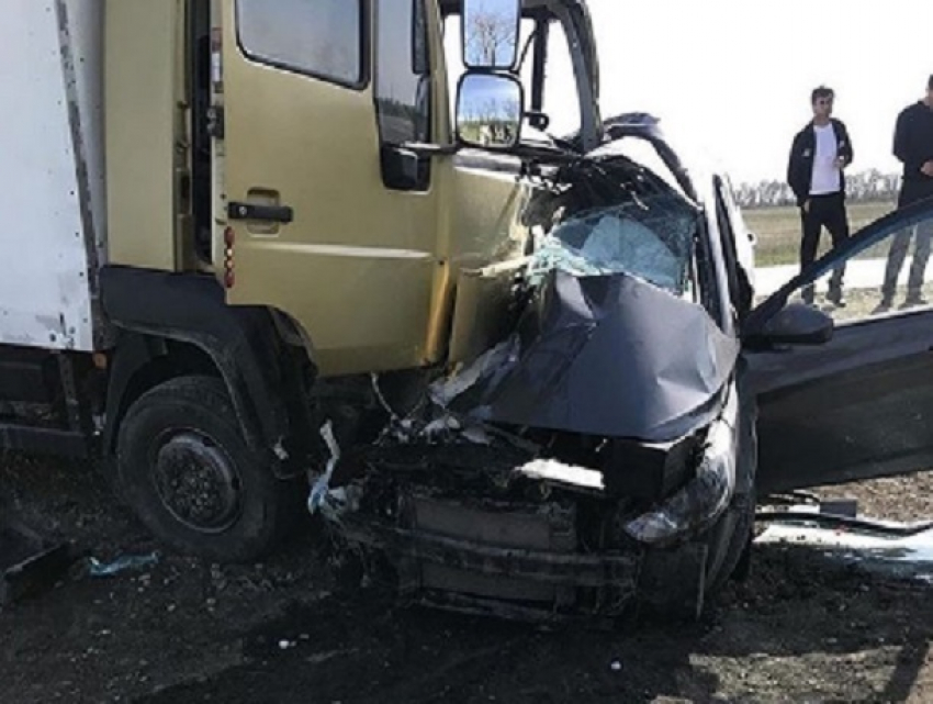 Подушка безопасности и удар в пассажирскую сторону не спасли от смерти водителя «Соляриса» в Ставропольском крае