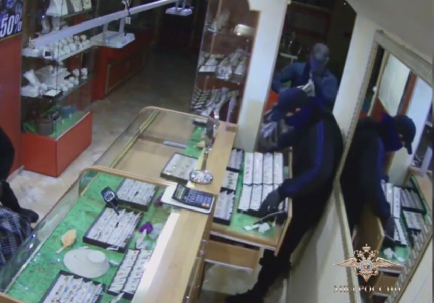 Банда грабителей похитила на Ставрополье ювелирные украшения на 29 миллионов рублей 