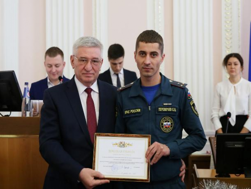 Отличившихся в 2019 году ставропольцев наградили за заслуги перед городом 