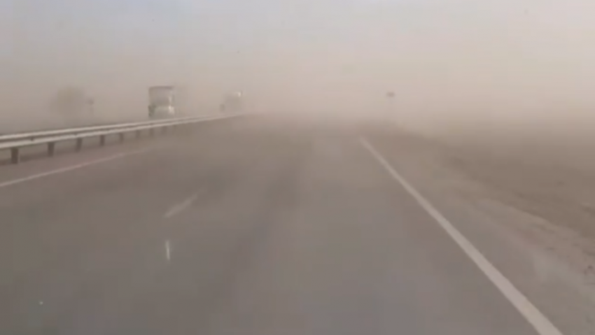 В Советском округе Ставрополья бушует пылевая буря