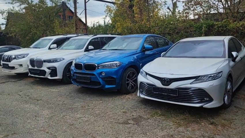 Автопарк экс-главы ГИБДД Ставрополья смогли продать за 30 миллионов после снижения цены