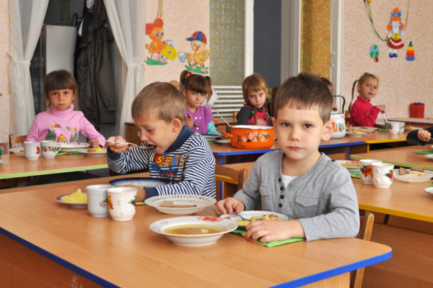 Детей Георгиевского района кормили поддельным творогом