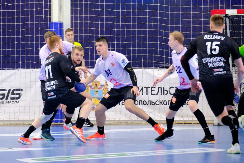 «До встречи в «берлоге»: гандболисты «Виктора» готовятся вновь огорчить «Чеховских медведей»