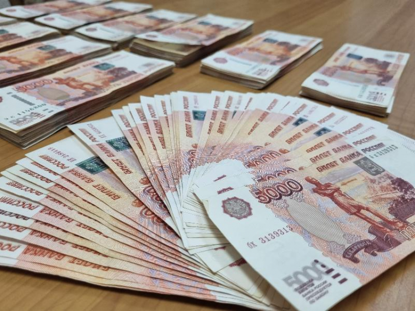 Иностранец пытался провести более 4 миллионов рублей наличкой из Грузии в Минводы