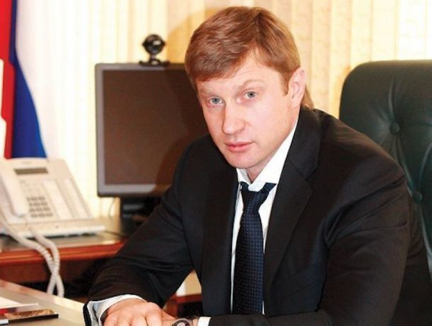 Попавшего под домашний арест главу ставропольского минстроя Игоря Васильева временно отстранили от должности