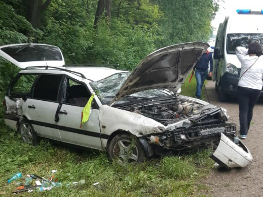 На Ставрополье из-за дождя перевернулся автомобиль