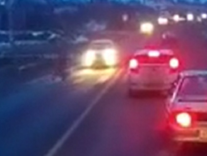 Лихач на «Гранте» сбил женщину на пешеходном переходе и скрылся в Ставропольском крае