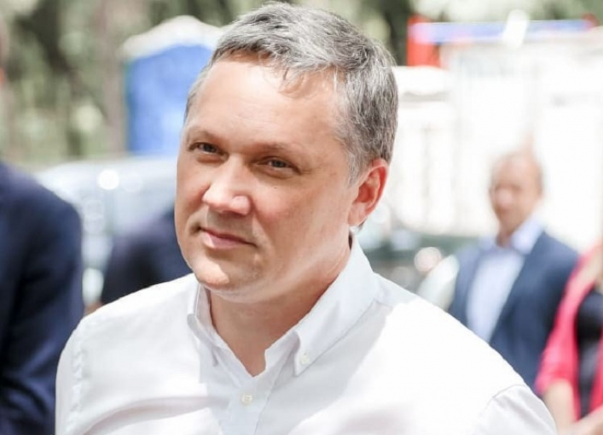 Мэр Пятигорска пригрозил отстранить от работы непривитых сотрудников