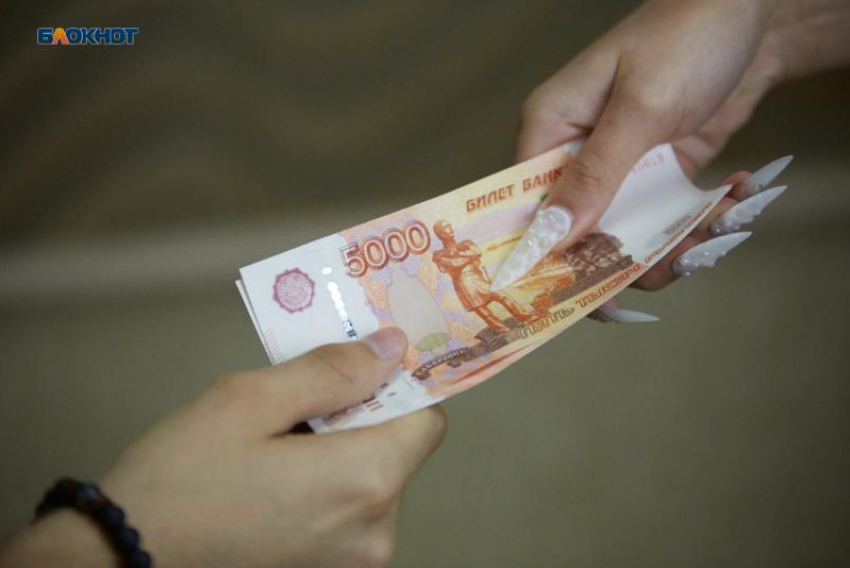 Глава швейного предприятия сэкономил на зарплатах работников более 6 миллионов рублей