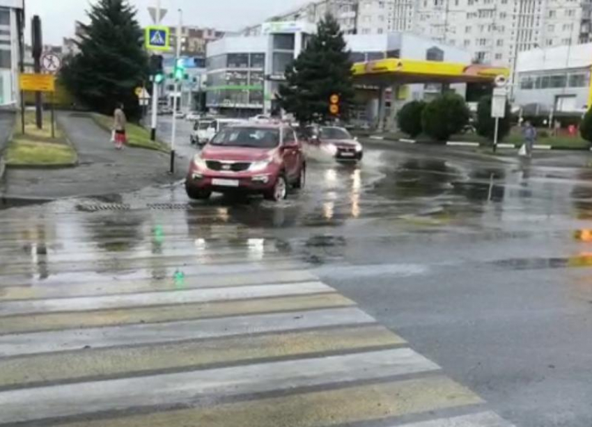 Мэрия Ставрополя: ливневка на Кулакова выдержала сильный дождь 