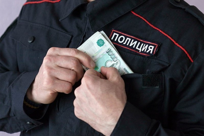Следователь МВД из Ессентуков обвиняется в получении взятки в полмиллиона рублей
