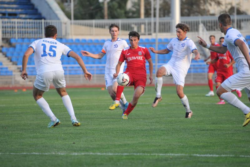 Футболисты ставропольского «Динамо» отпраздновали дебютную викторию в сезоне 