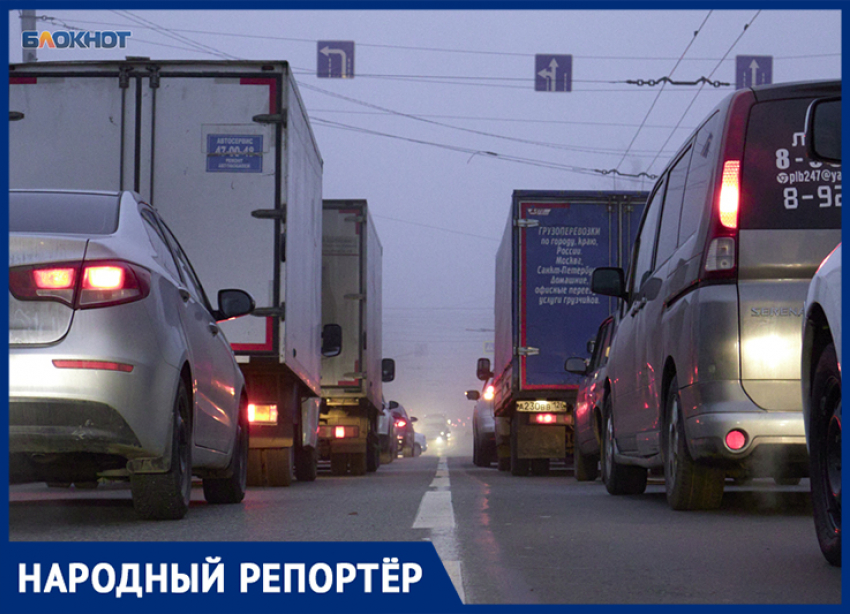 «Напряженная обстановка»: жители Ставрополя жалуются на работу светофоров около таксопарка