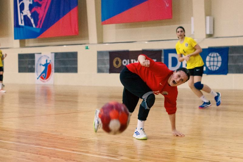 Юные ставропольчанки продлили грустную гандбольную серию 