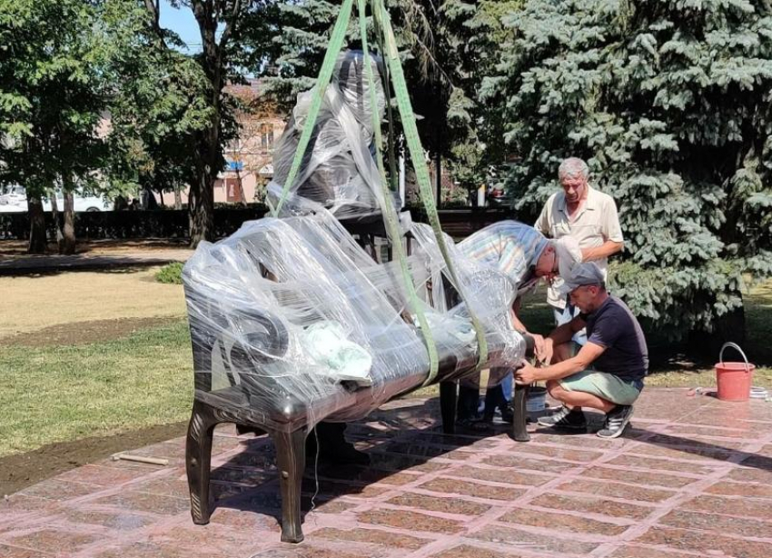 В центре Ставрополя устанавливают памятник Андрею Джатдоеву