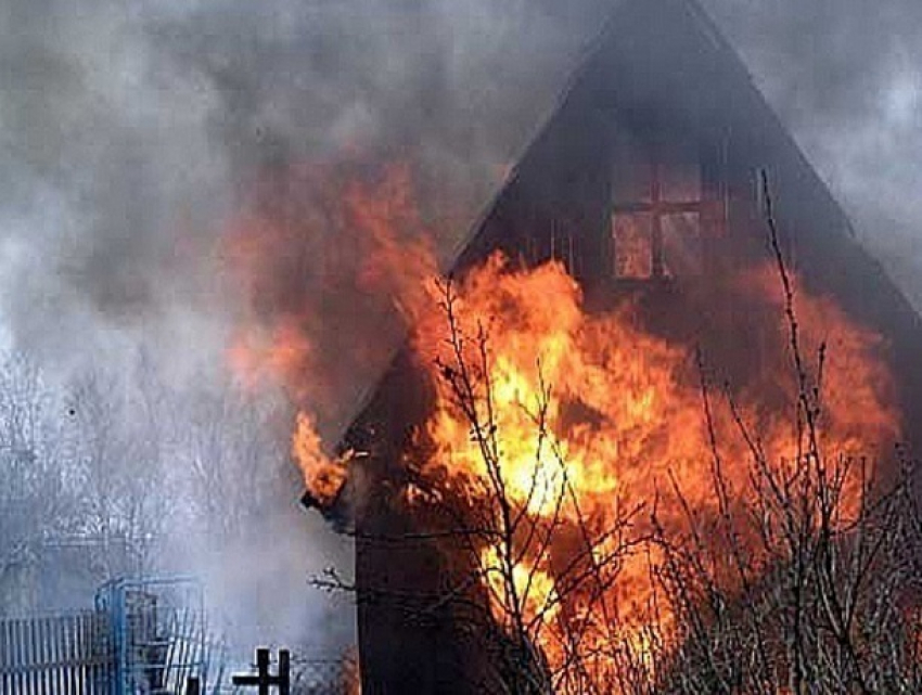 Молодой мужчина сгорел заживо в доме под Невинномысском