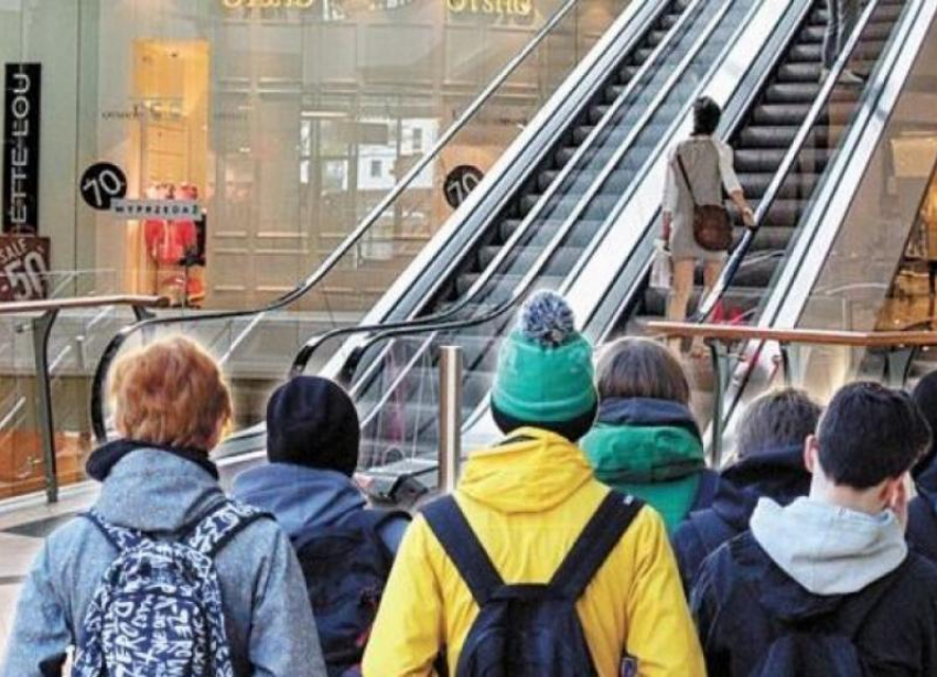 На Ставрополье детям до 14 лет запретили ходить в торговые центры без родителей