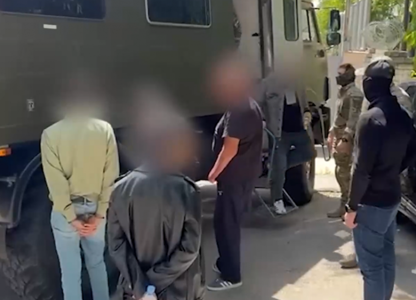 Пять подозреваемых задержали на Ставрополье и в Дагестане из-за махинаций на 850 миллионов рублей 