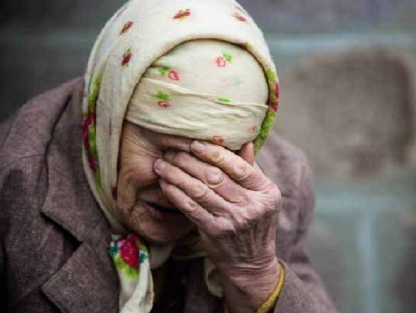 Вор-рецидивист среди бела дня нагло ограбил пенсионерку на Ставрополье