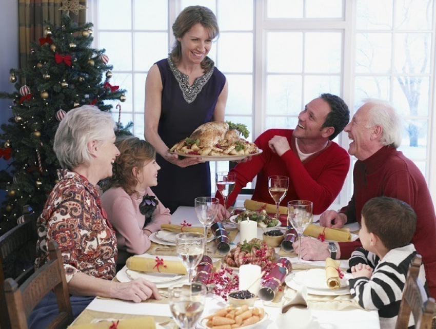 Больше половины ставропольцев встретят Новый год в кругу семьи: аналитики