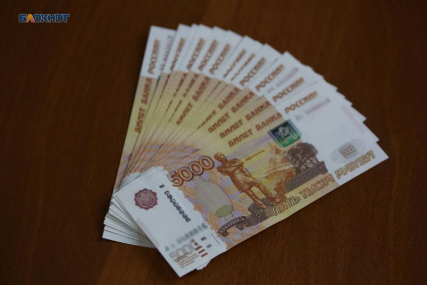 Учителям планируют повысить на 20% зарплаты в 2026 году на Ставрополье