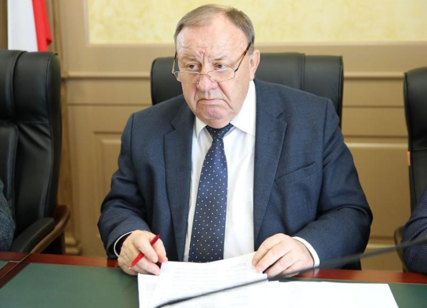 Экс-глава Ставрополья и депутат Петр Марченко лоббировал ужесточение требований к автомобилям с иностранными номерами