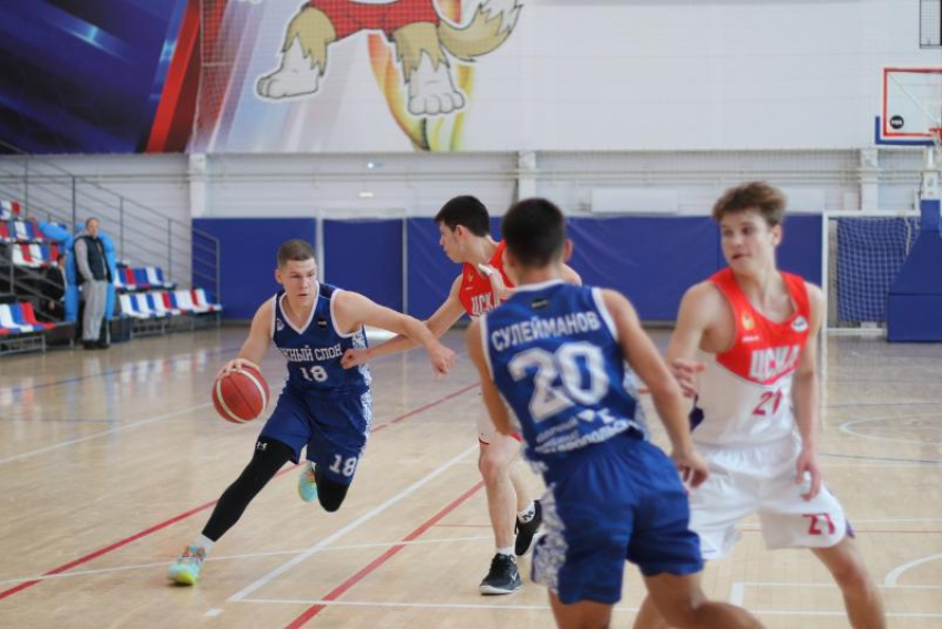 Ставропольские баскетболисты отпраздновали четыре победы в первенстве ДЮБЛ в Казани