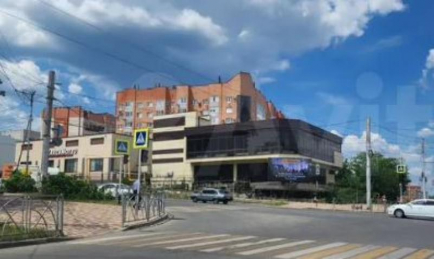 Здание ТЦ продают на перекрестке улиц Серова и Достоевского в Ставрополе за 100 миллионов