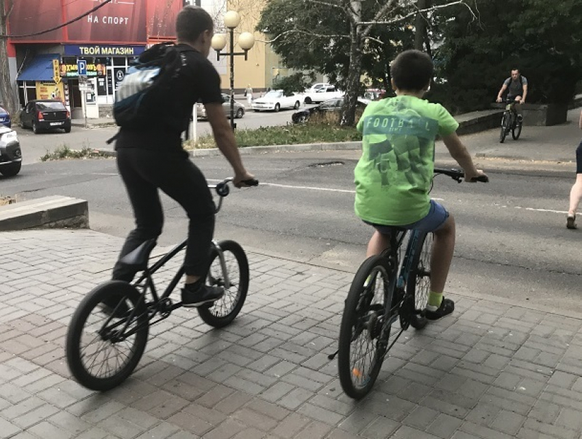 "Некультурные у нас в городе велосипедисты": как ставропольские пешеходы уживаются с велосипедистами  
