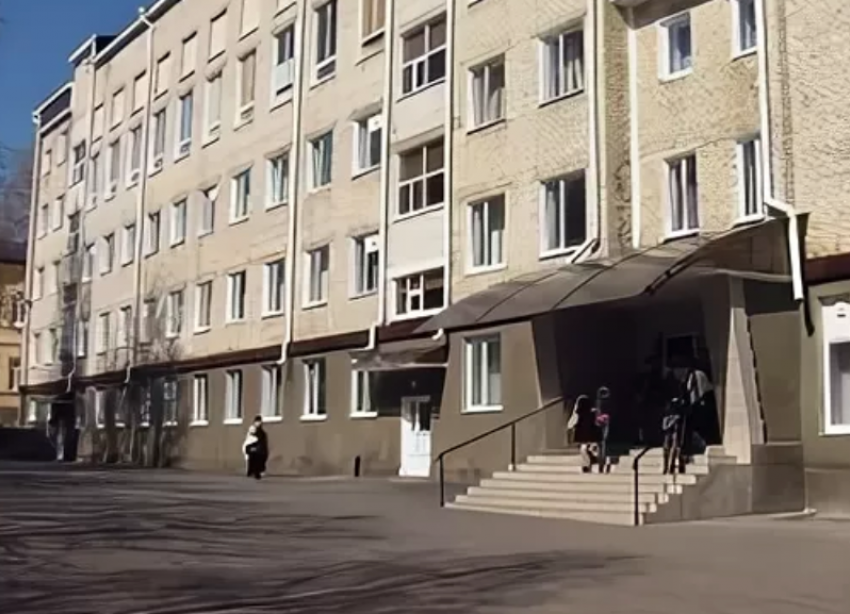 Отсутствие линейки на последний звонок для первоклассников в Ставрополе возмутило родителей 