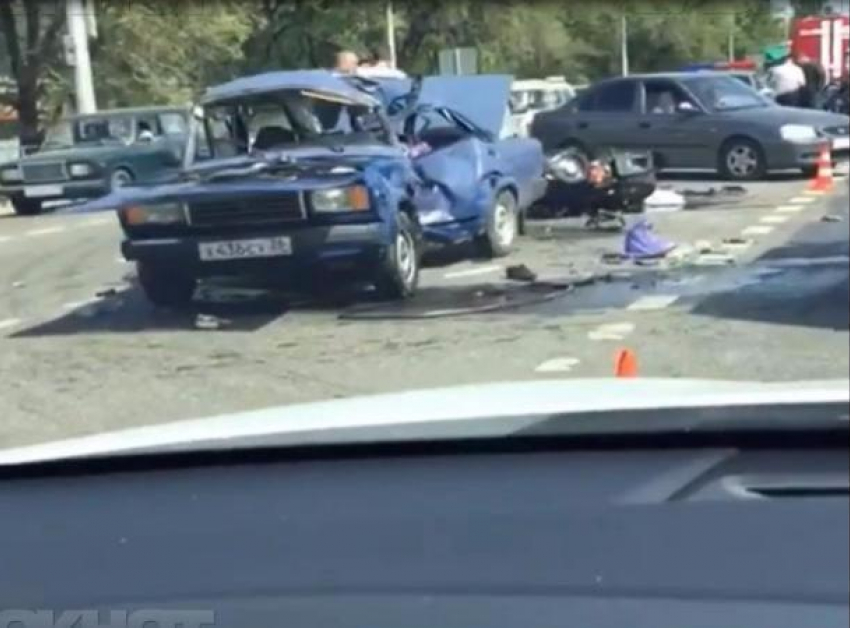 Видео аварии «семерки» и байка в МинВодах с летальным исходом попало в сеть