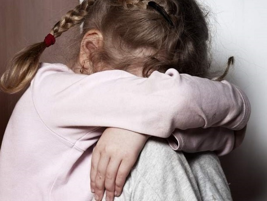 9-летнюю девочку под предлогом просмотра мультиков уводил и развращал 47-летний житель Пятигорска 