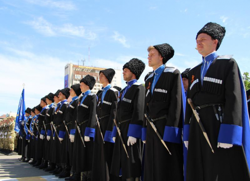 На параде Победы в Ставрополе казаки помаршируют за полмиллиона рублей