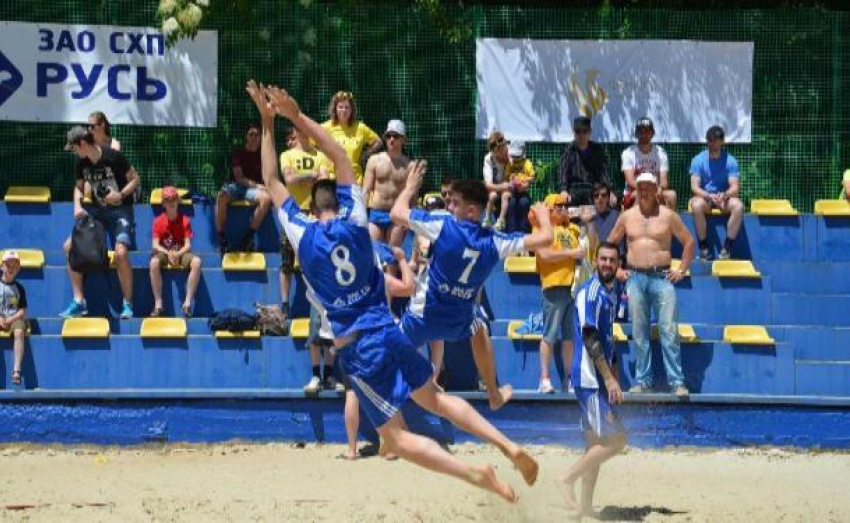 В Ставрополе стартовал чемпионат России по пляжному гандболу