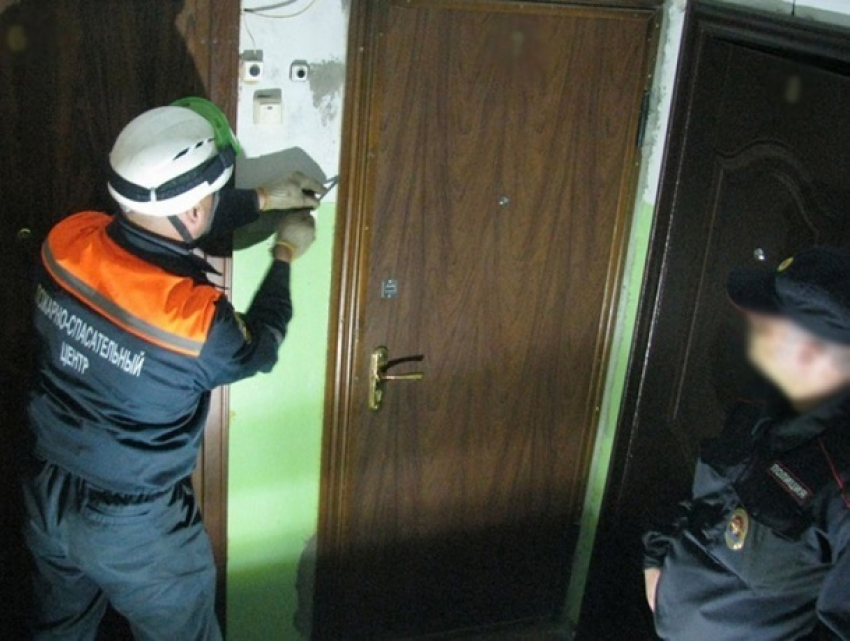 Тело 88-летней бабушки в собственной квартире обнаружили  спасатели в Ставрополе