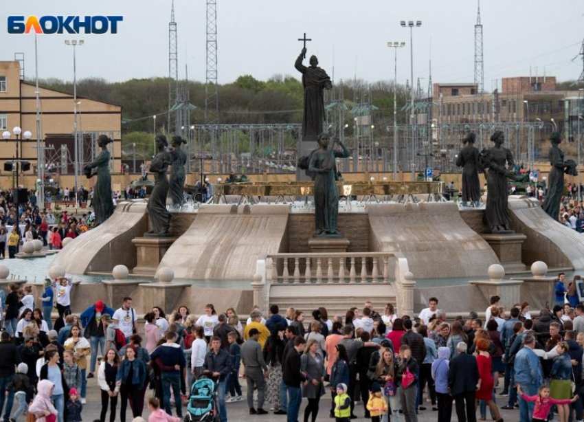 Песнь воды и пламени, или почему стоит посетить пафосный светомузыкальный фонтан в Ставрополе в новогодние праздники 