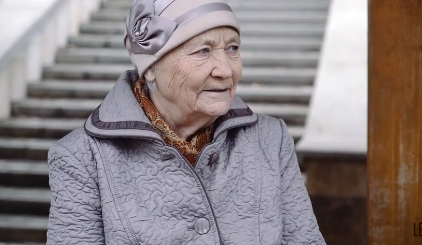 Трогательное видео о поездке бабушки блогера в Пятигорск набирает просмотры в сети