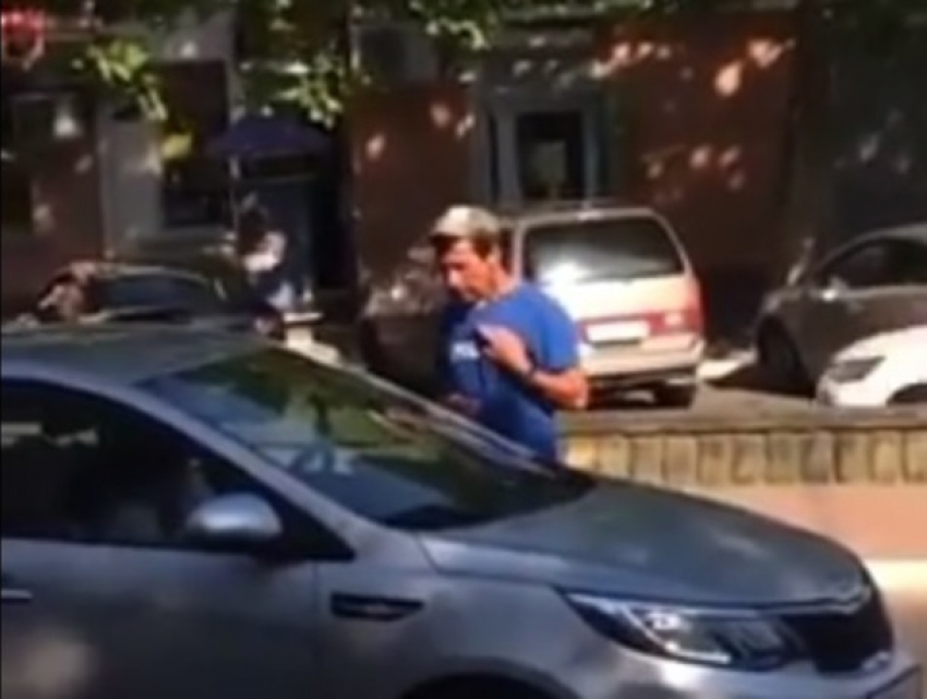 Видео с фейковым инвалидом-попрошайкой вызвало негодование у ставропольцев