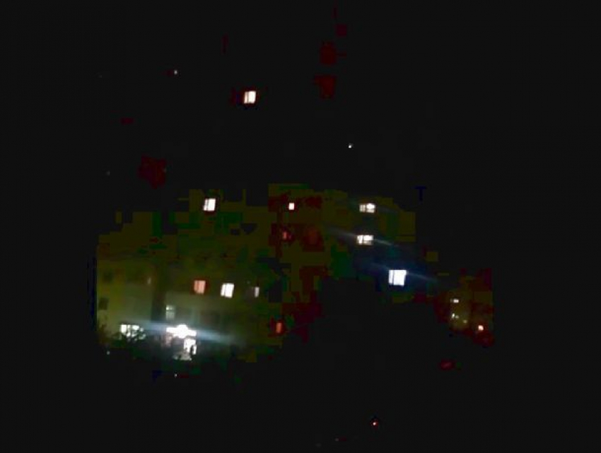 Истеричные ночные вопли странной девушки с просьбами выключить фонарик всполошили жителей Ставрополя